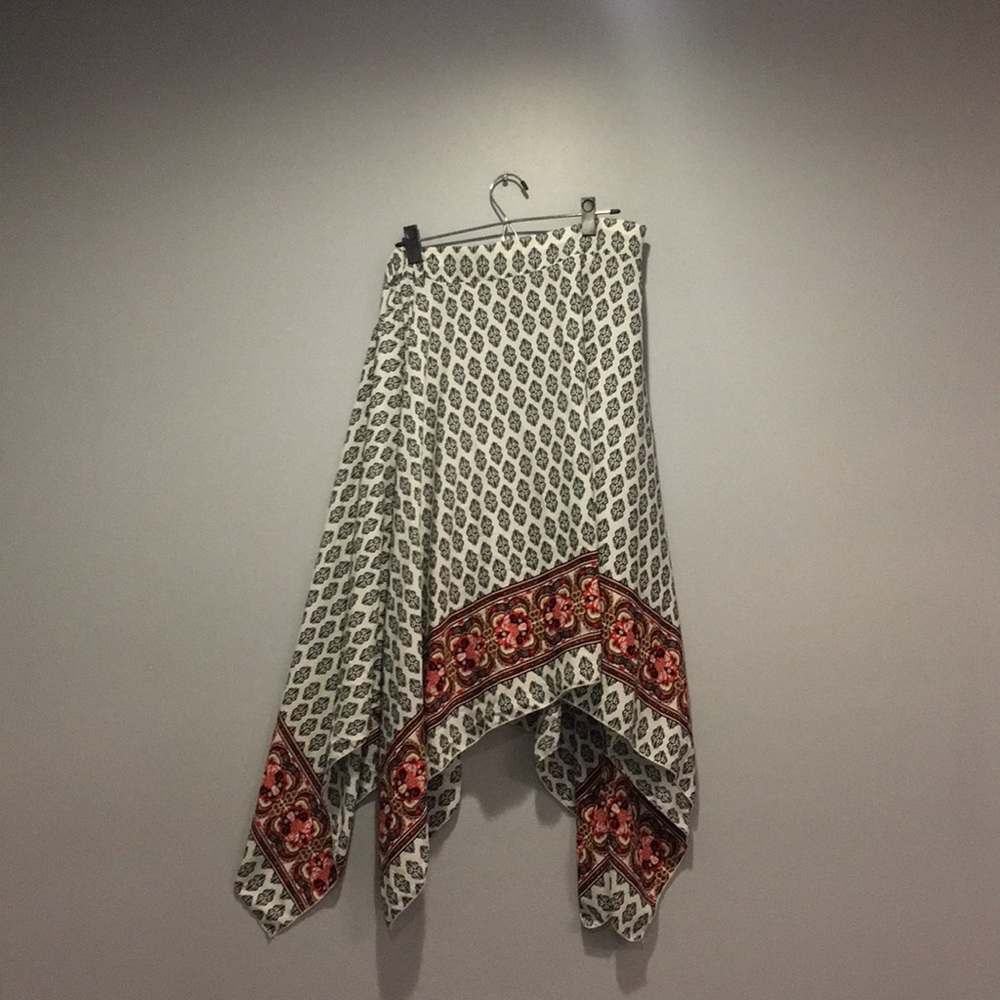 Handkerchief skirt,